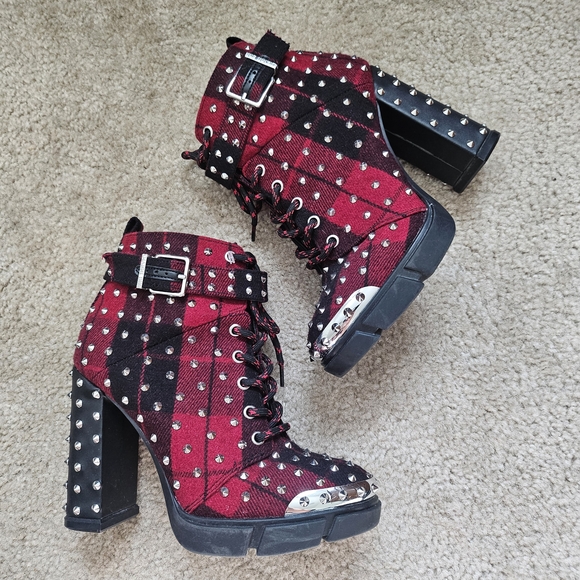 Gianni Bini Rhiannen Plaid Studded Chunky Lug Sole Booties SZ 8.5 - Picture 2 of 8